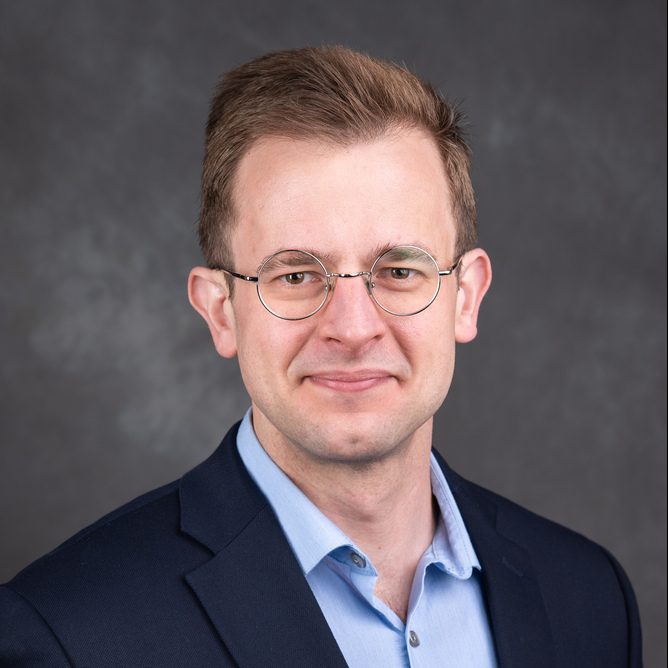 Andrew Hryckowian, PhD